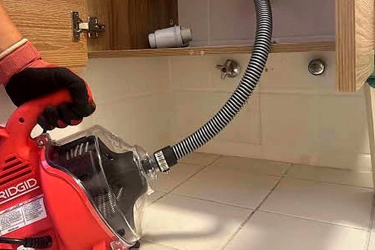 Destape de lavaplatos en San Miguel con máquina eléctrica