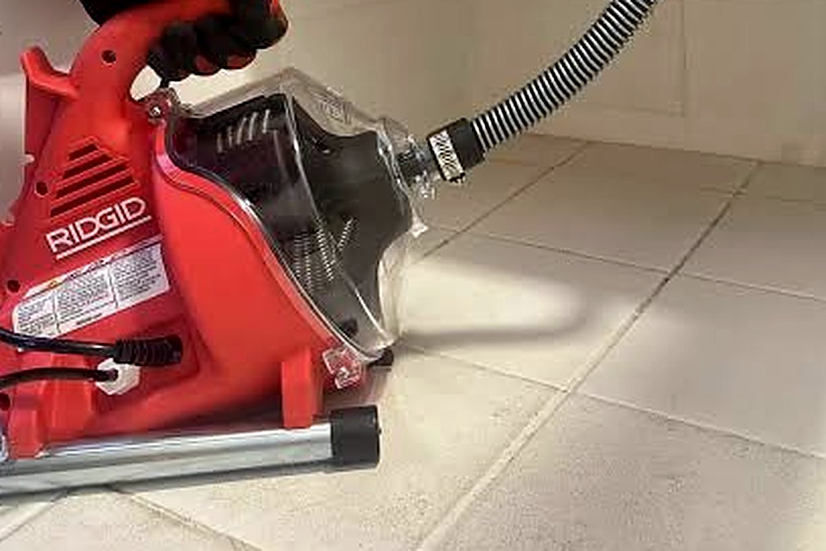 Destape de tina en Huechuraba con máquina eléctrica
